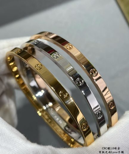 Cartier narrow version glossy Love series bracelet