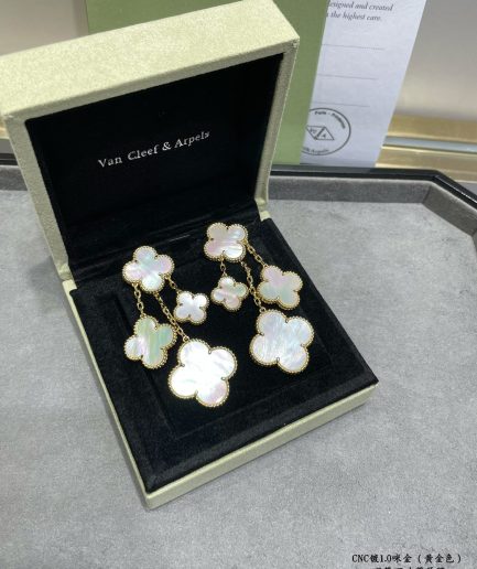 Van Cleef & Arpels white mother-of-pearl earrings gold-plated version